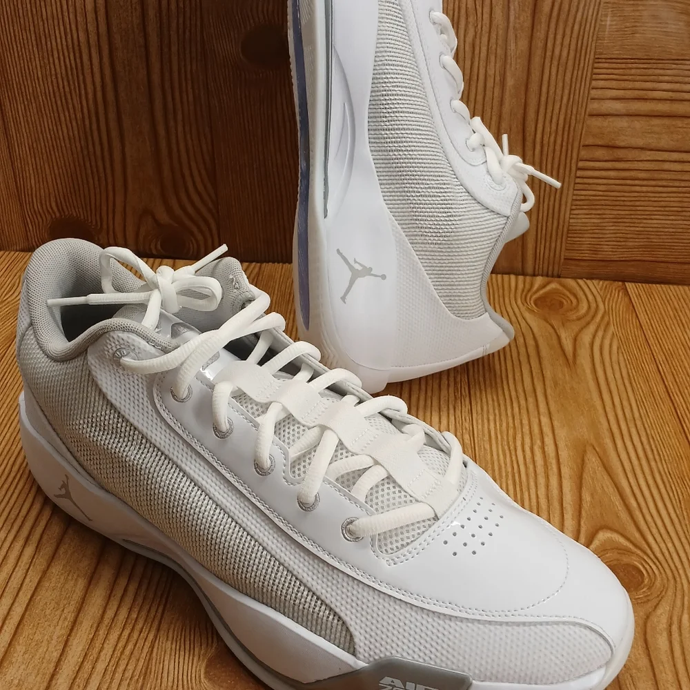 Nike Air Jordan Zoom White and Gray Athletic Sneakers - Picture 12 of 14